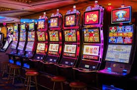 Antarmuka profitjitu menampilkan jadwal pertandingan ESL Pro League dan statistik tim